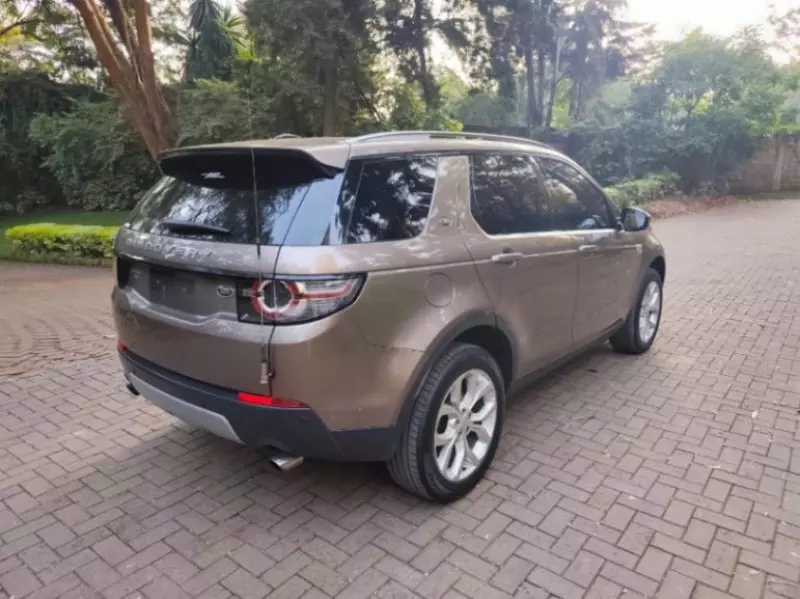 Land Rover Discovery Sport   - 2016