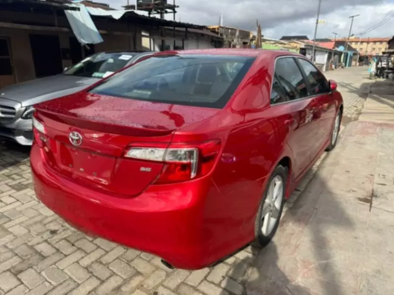 TOYOTA Camry   - 2012