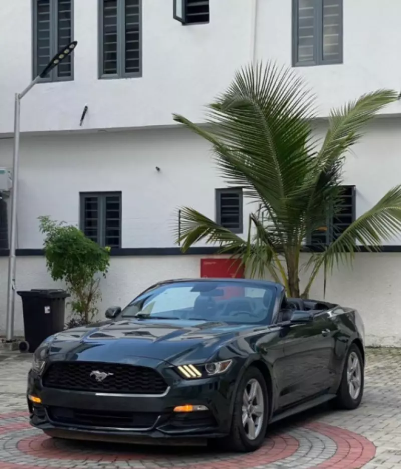 Ford Mustang   - 2016
