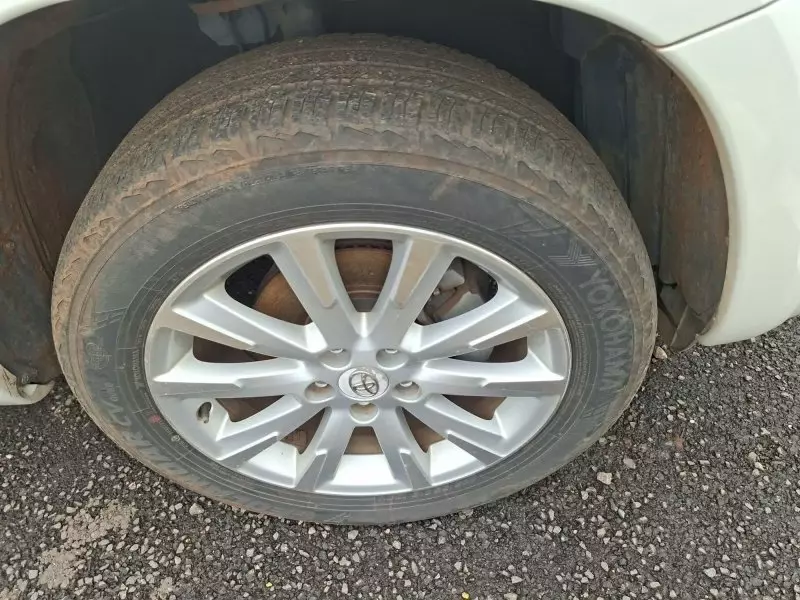 Toyota Vanguard    - 2012