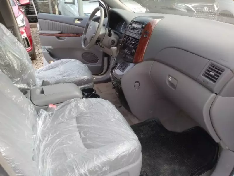 Toyota Sienna   - 2005