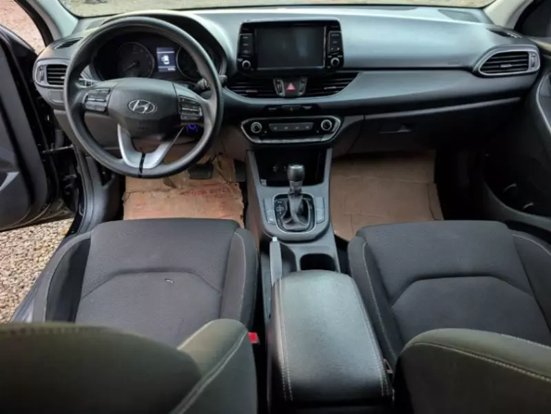 Hyundai Elantra GT   - 2019