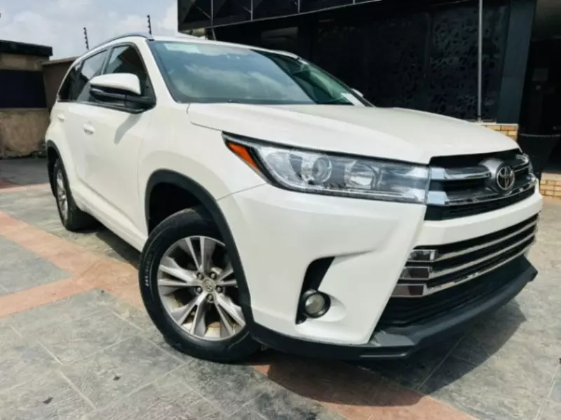 Toyota Highlander   - 2016
