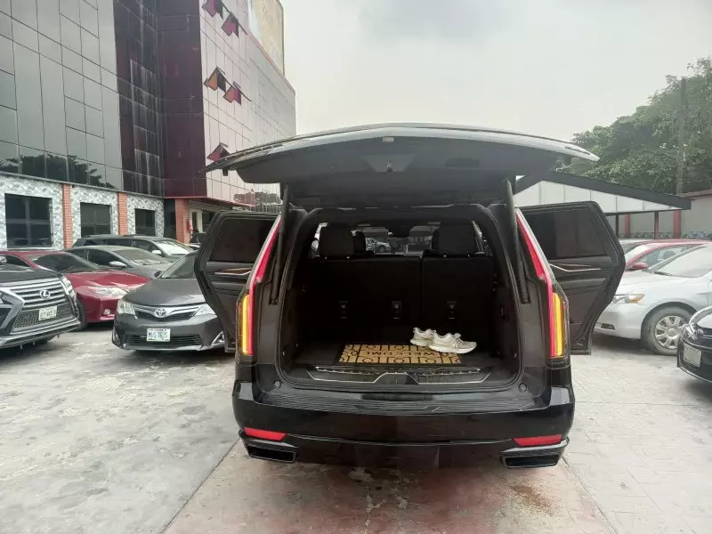 Cadillac Escalade   - 2023