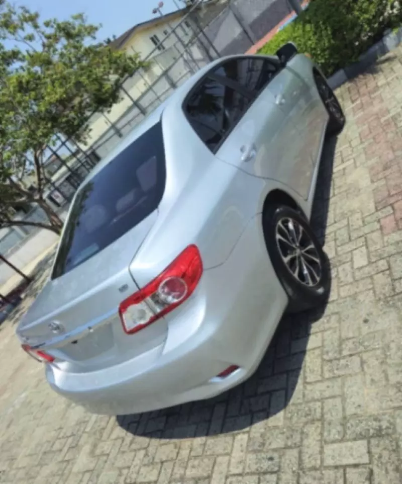 TOYOTA Corolla   - 2011