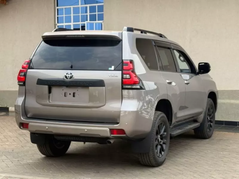 Toyota Land Cruiser Prado TX L - 2023