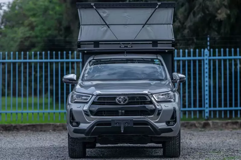TOYOTA Hilux   - 2024
