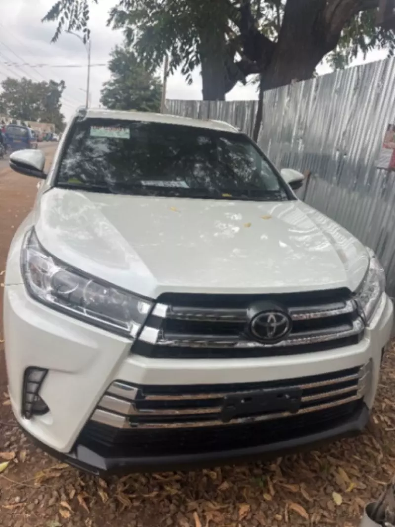 TOYOTA Highlander   - 2019