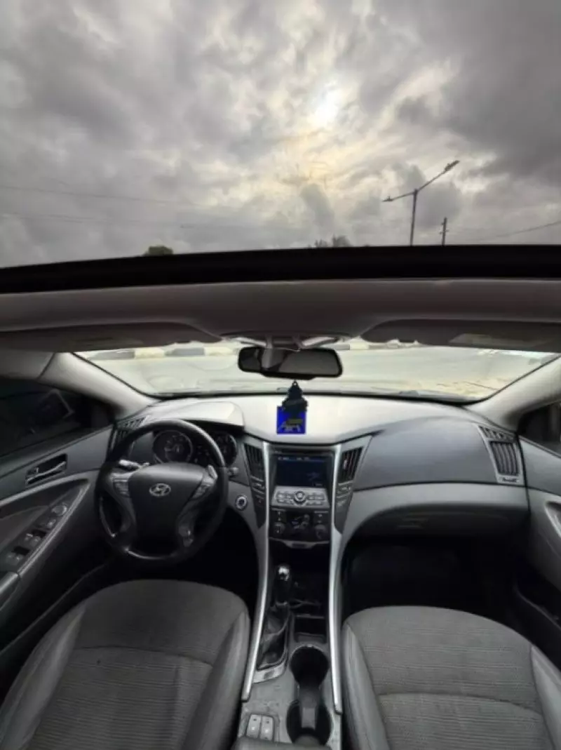 Hyundai Sonata   - 2013