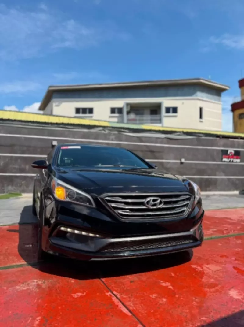 Hyundai Sonata   - 2015