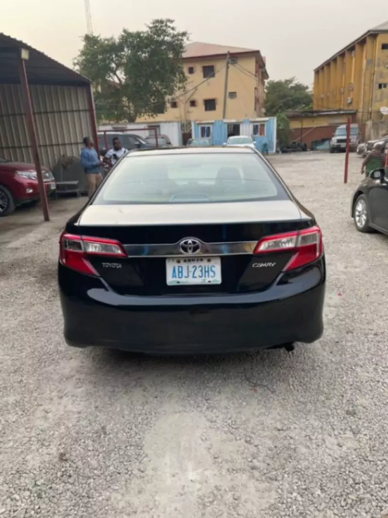 Toyota Camry   - 2012