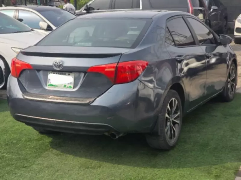 Toyota Corolla   - 2015