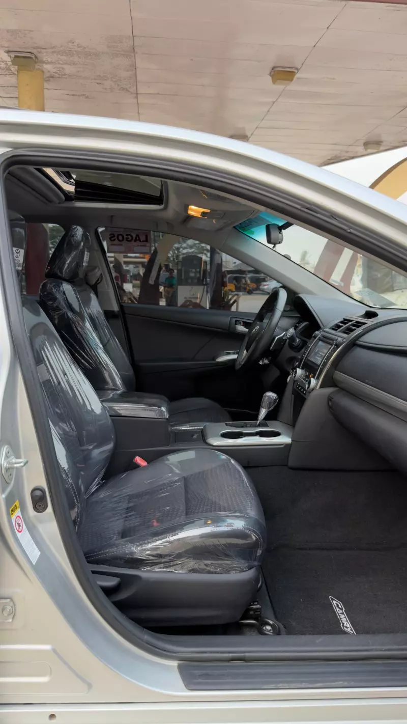 Toyota Camry - 2012