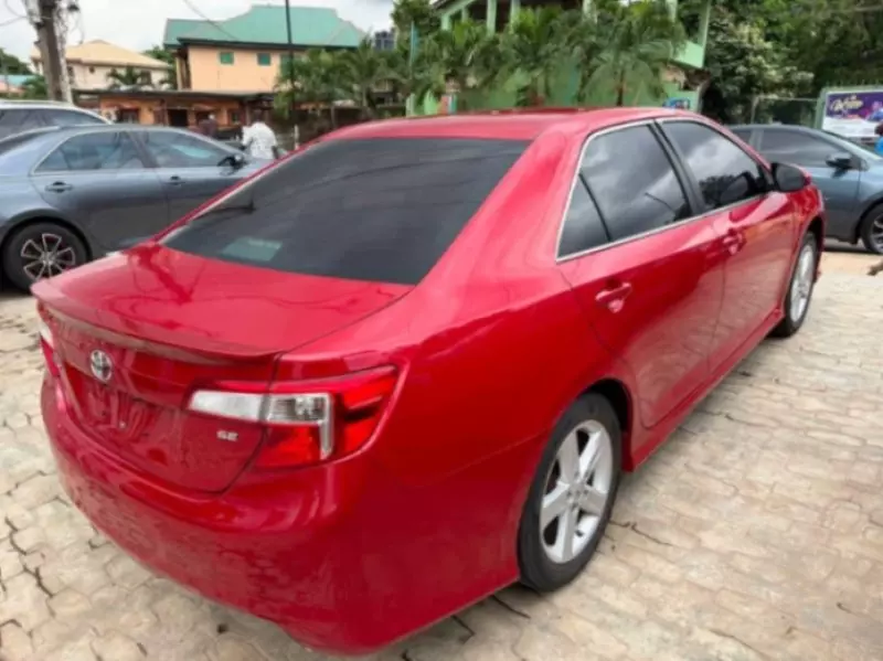 TOYOTA Camry - 2014