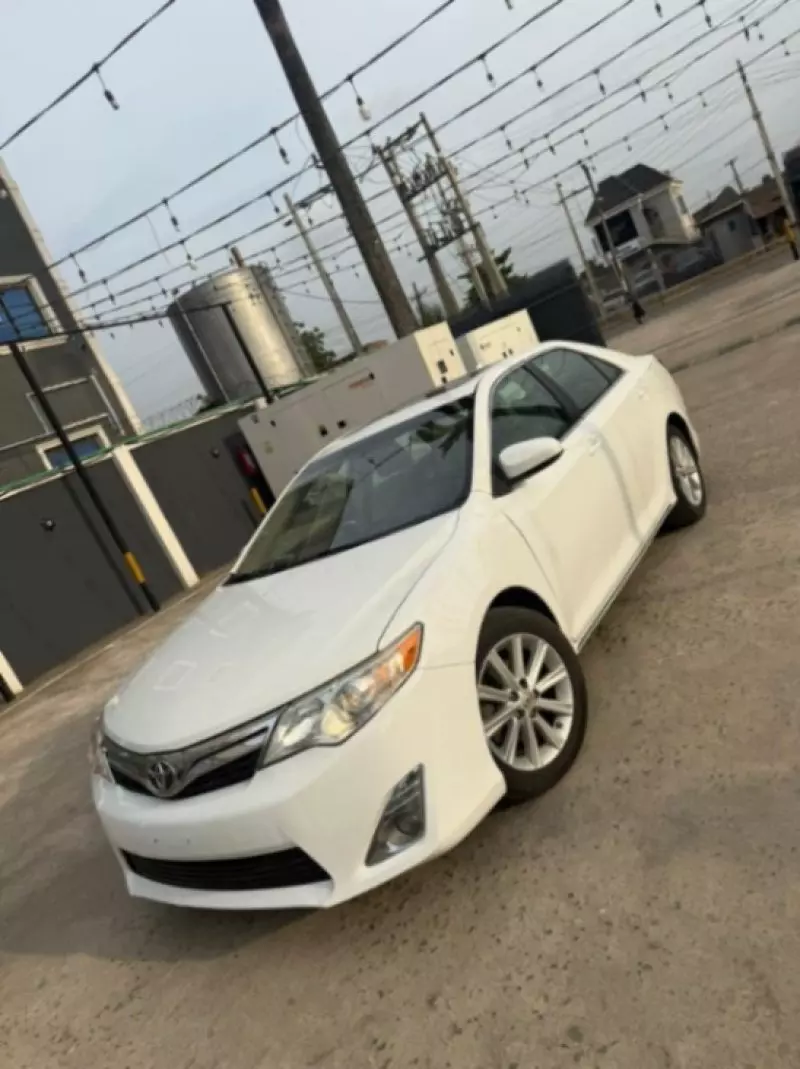 Toyota Camry   - 2012