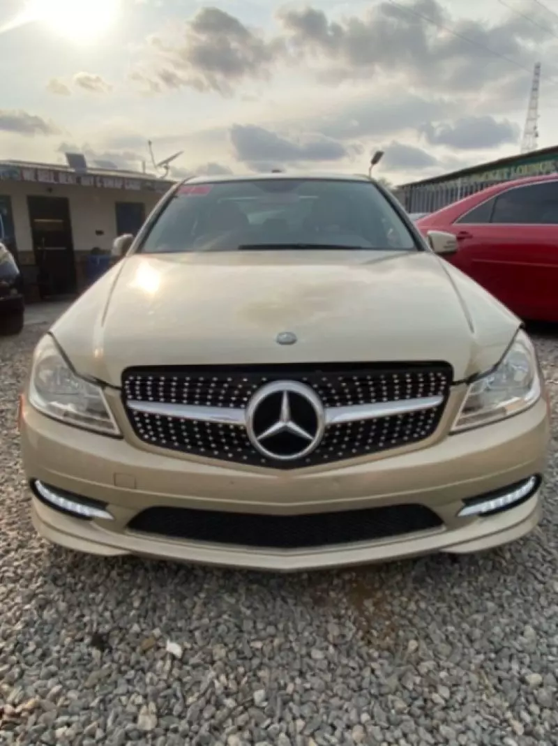 Mercedes-Benz C 300   - 2011