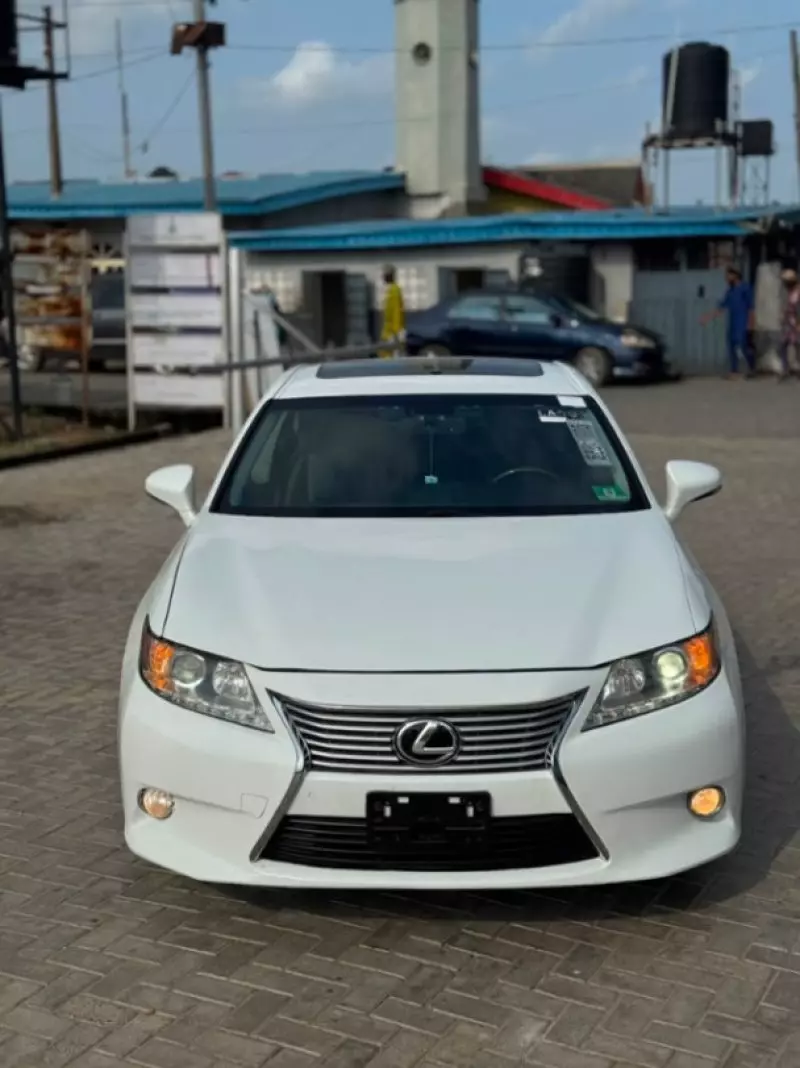 Lexus ES   - 2013