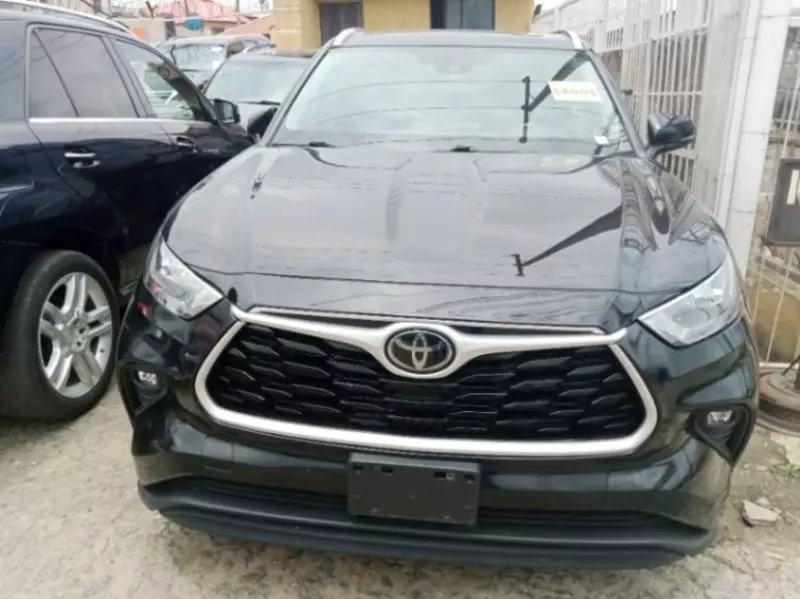 Toyota Camry   - 2017