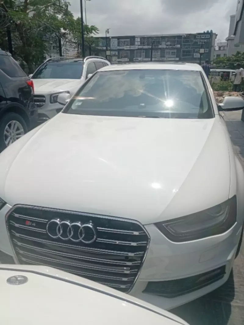 Audi A4   - 2014