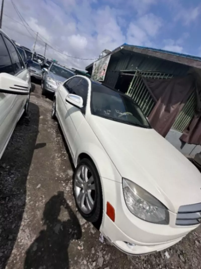 Mercedes-Benz C 300   - 2010