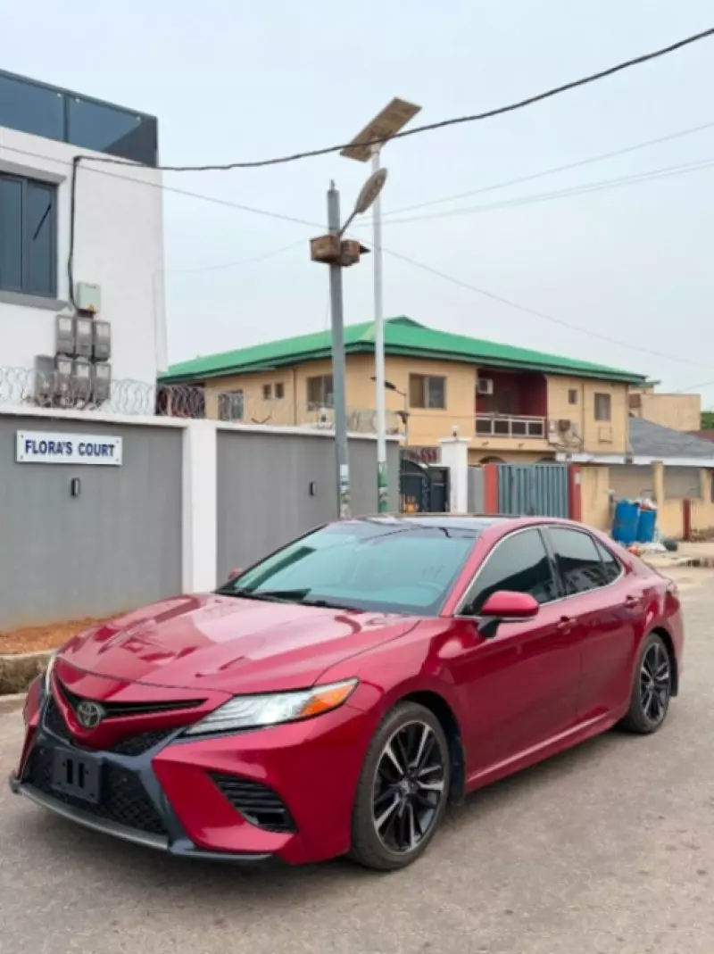 Toyota Camry   - 2018