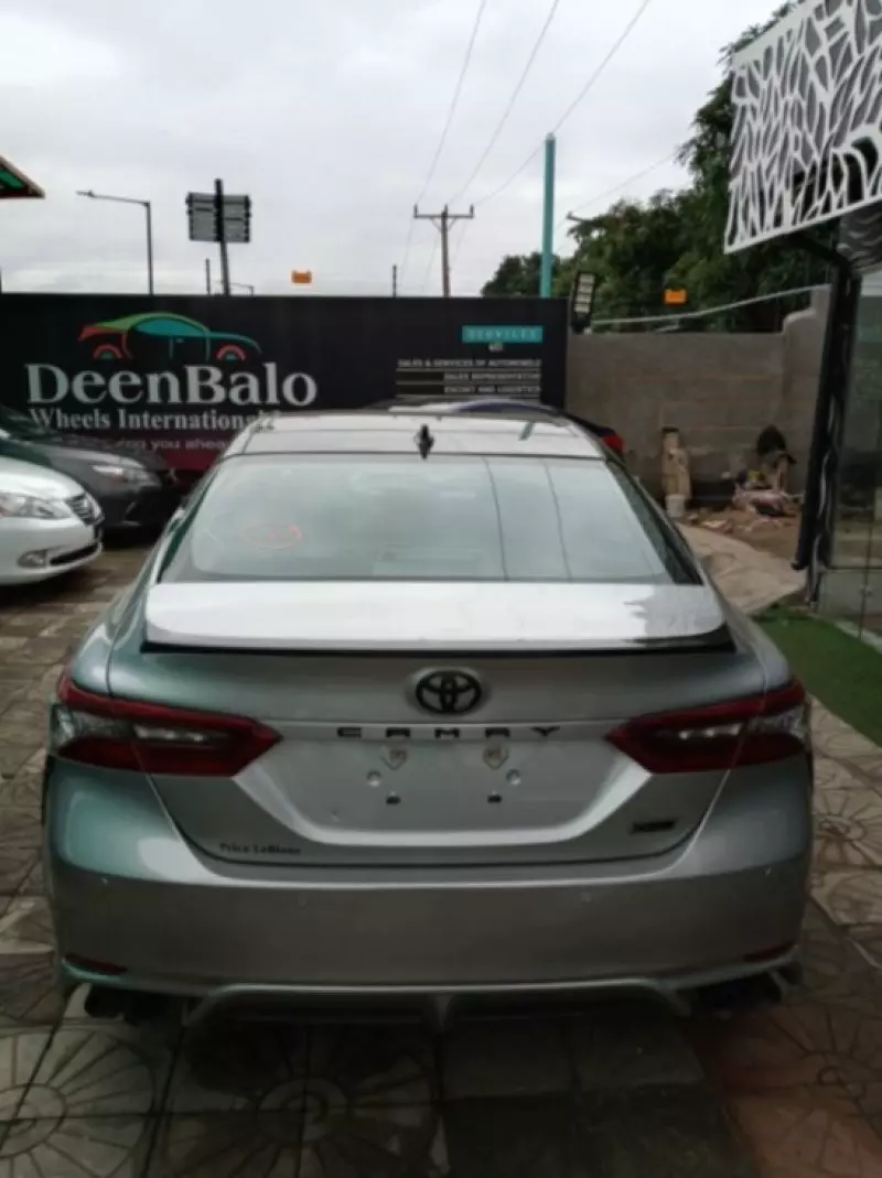 Toyota Camry   - 2024