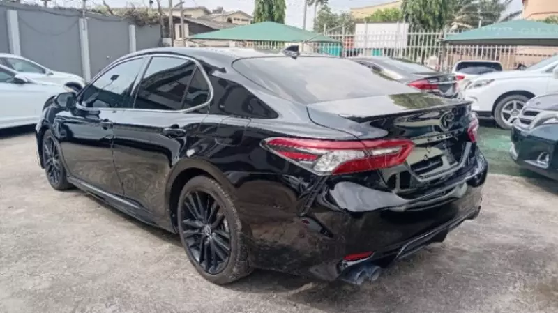 Toyota Camry - 2021