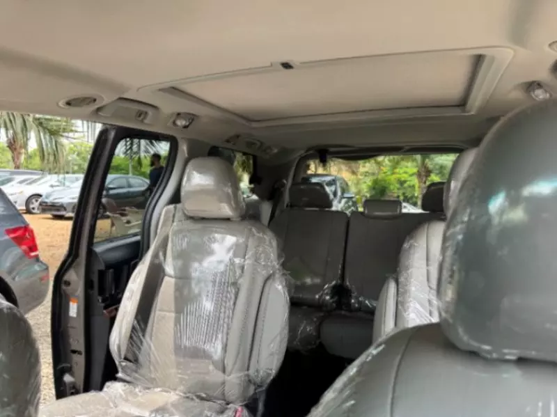 Toyota Sienna   - 2015