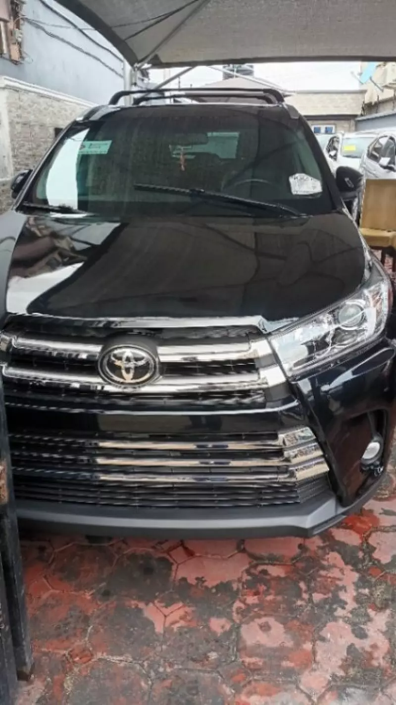 Toyota Highlander   - 2014