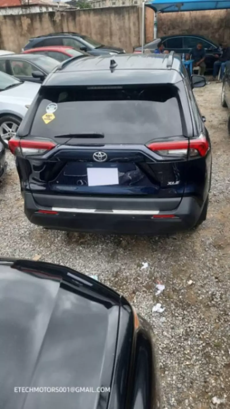 Toyota RAV4   - 2021