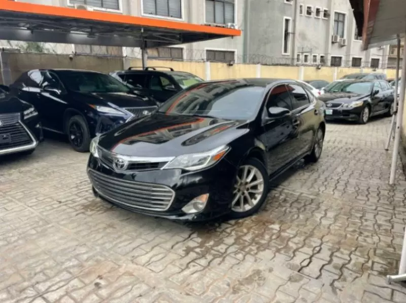 Toyota Avalon   - 2015