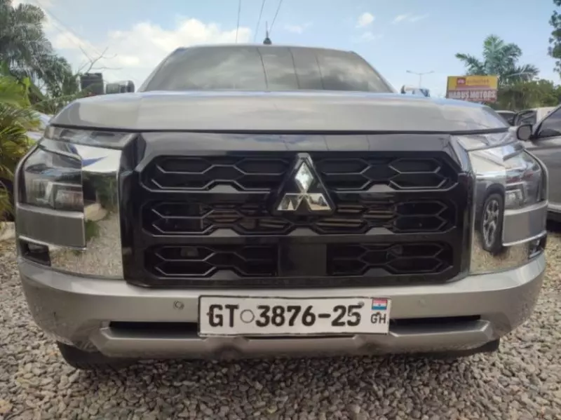 Mitsubishi L200   - 2025