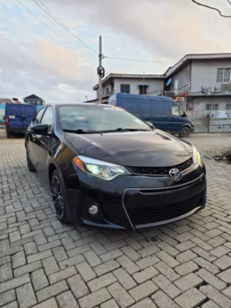 TOYOTA Corolla   - 2016