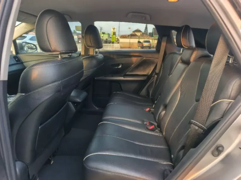 TOYOTA Venza   - 2015