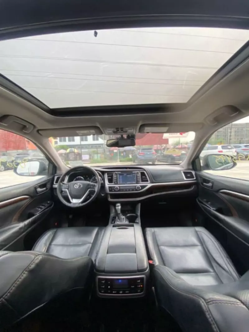 Toyota Highlander   - 2015