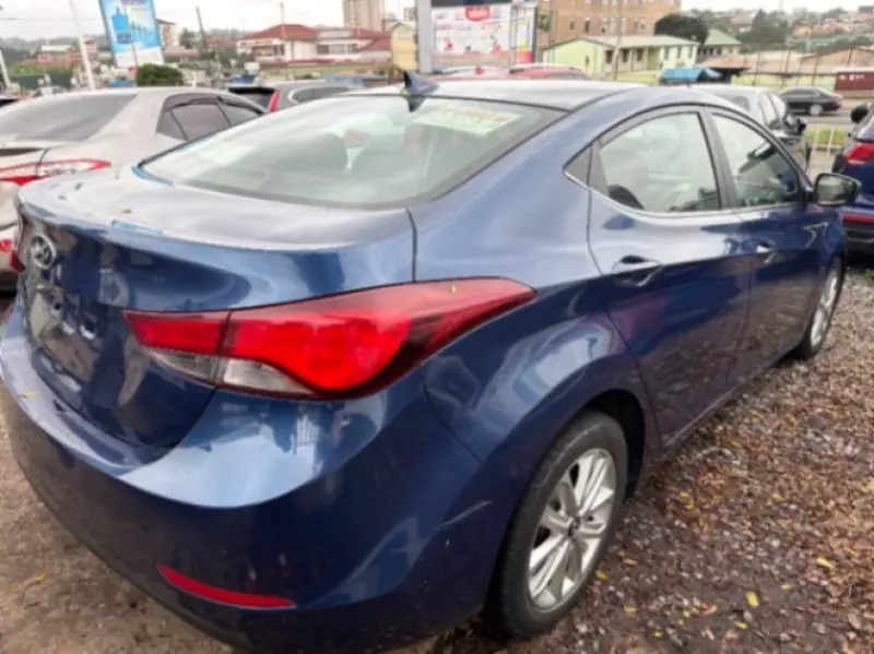 Hyundai Elantra   - 2015