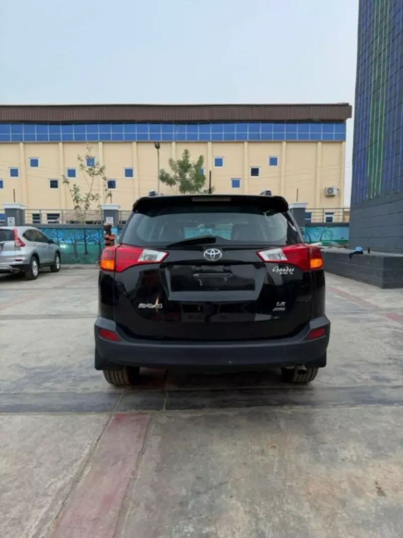Toyota RAV4   - 2014