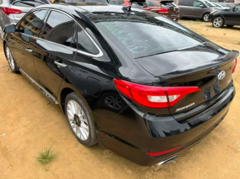 Hyundai Sonata   - 2015