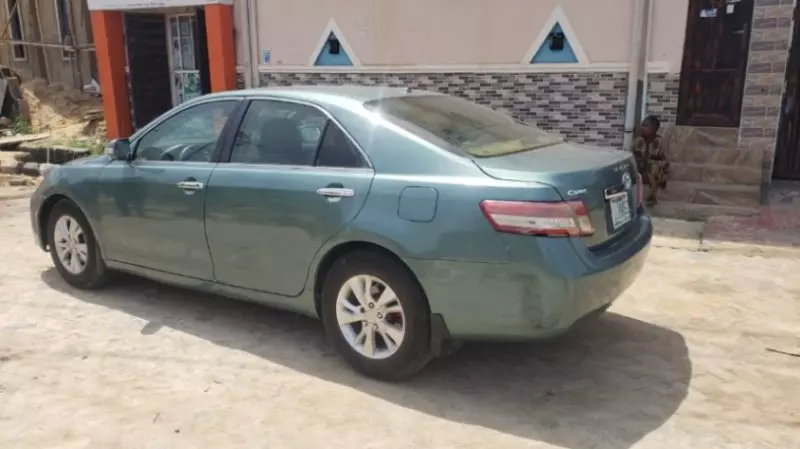 Toyota Camry   - 2010
