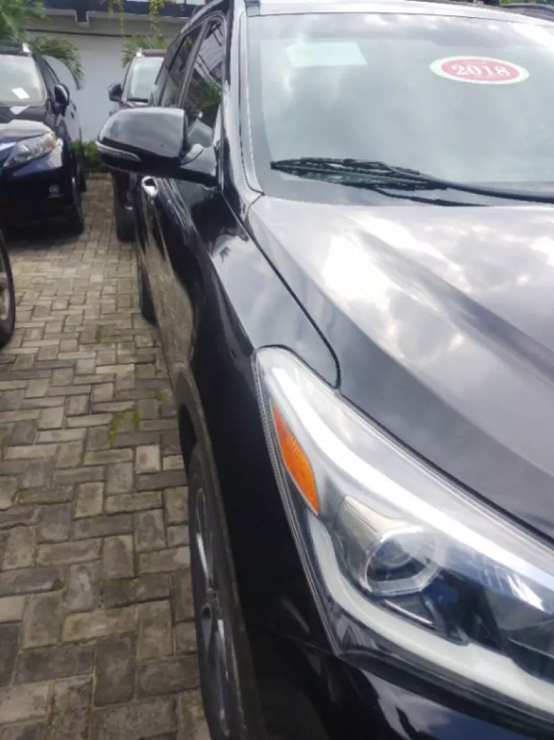 Hyundai Santa Fe   - 2018