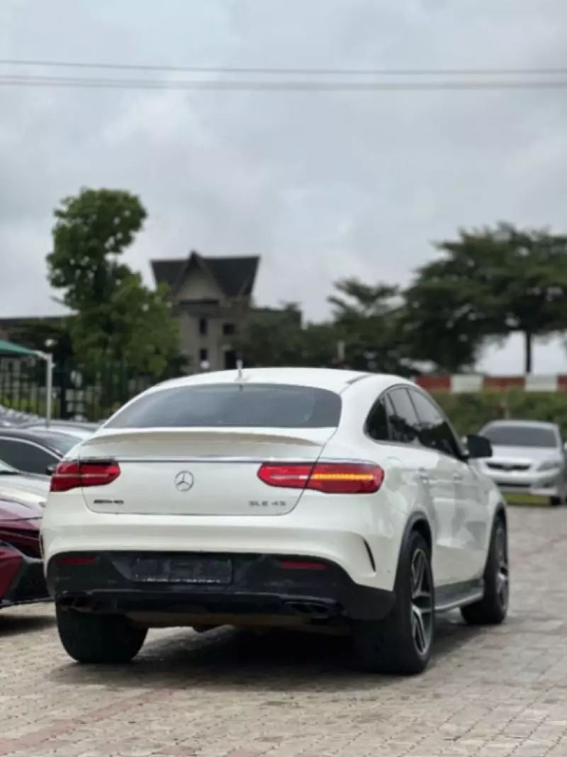 Mercedes-Benz GLE 43 AMG - 2017