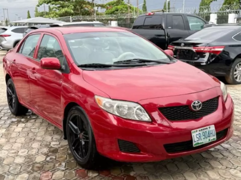 Toyota Corolla   - 2010