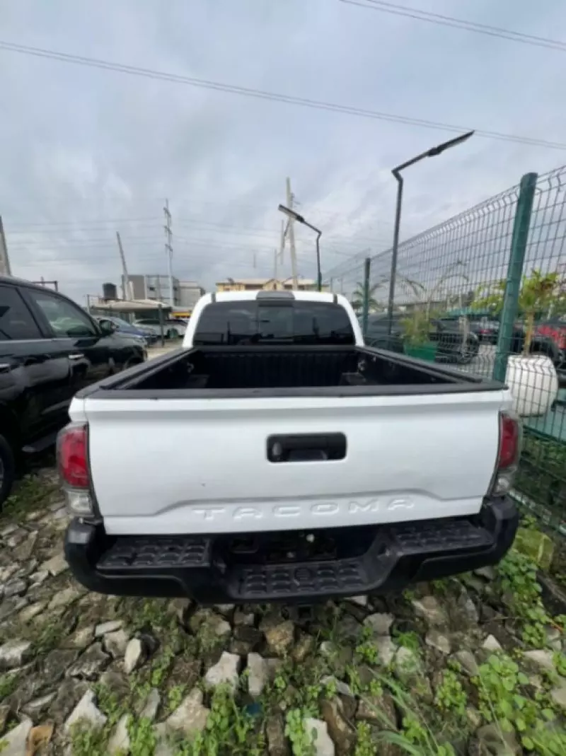 Toyota Tacoma   - 2019