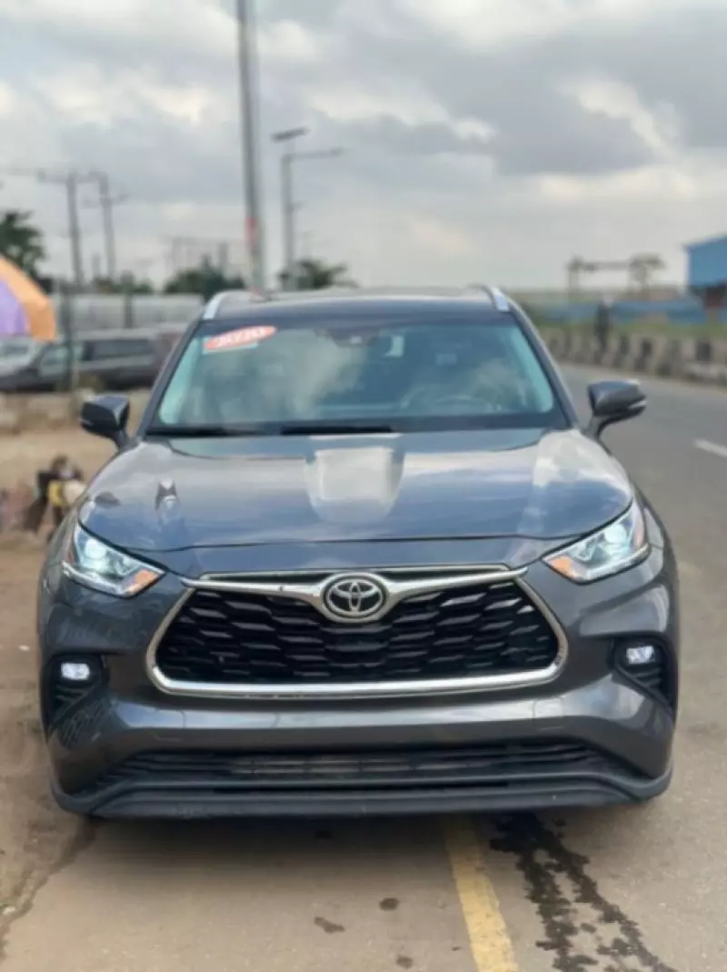 Toyota Highlander   - 2020