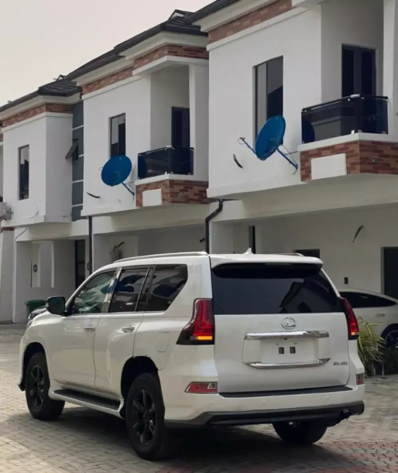 Lexus GX   - 2011