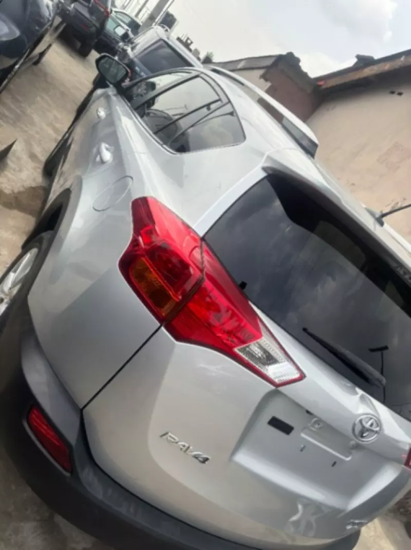 Toyota RAV 4   - 2013