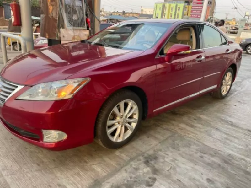 Lexus ES 350   - 2011