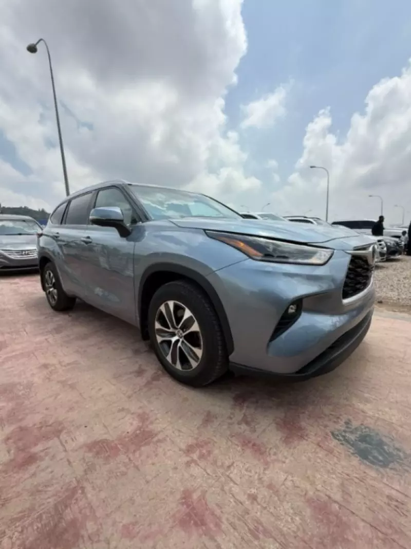 TOYOTA Highlander   - 2021