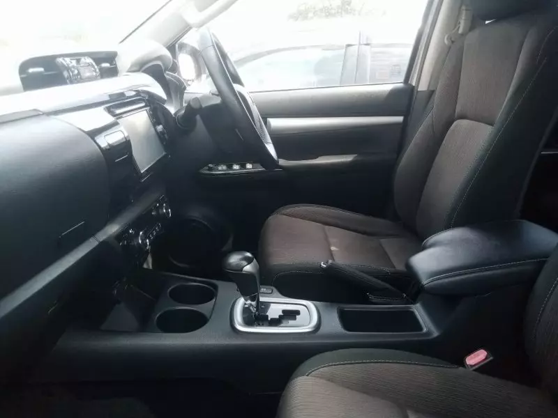 Toyota Hilux   - 2019