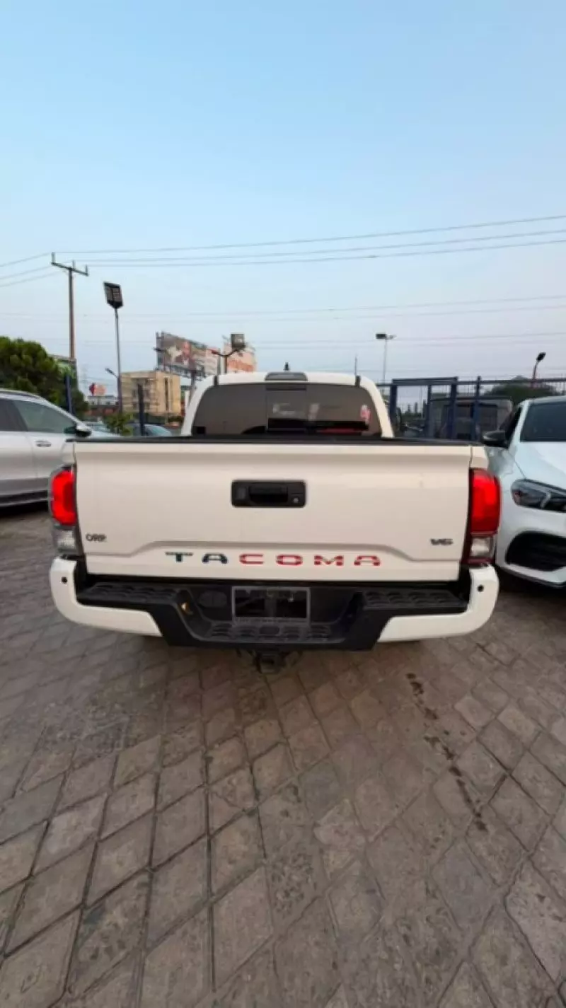 TOYOTA Tacoma   - 2020